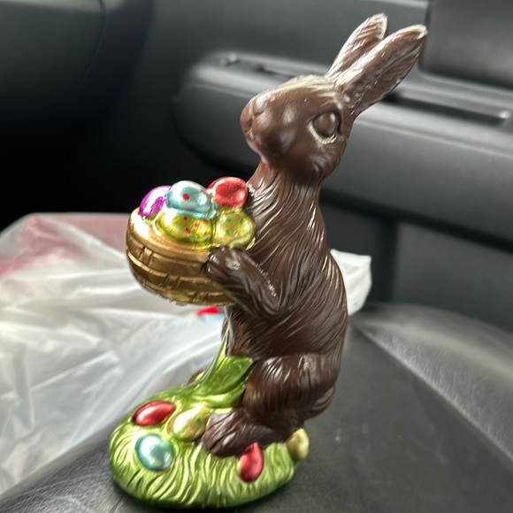 EASTER Spring Faux CHOCOLATE Bunny Rabbit Basket Figurine Home Decor/ Tabletop - Picture 1 of 4